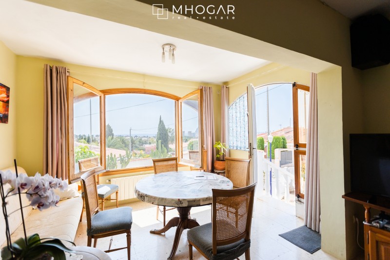 Calpe-Casa hermosa con vistas al mar y Peñón de Ifach a la venta